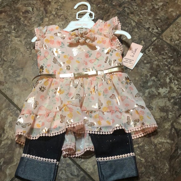 Little Lass 3 Piece Set! Top, Capris and Bow to Match! Purchased from Macy’s